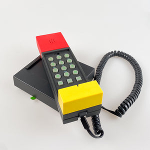 Teléfono Enorme diseño de Ettore Sottsass para Brondi, 1986.