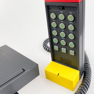 Teléfono Enorme diseño de Ettore Sottsass para Brondi, 1986.