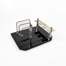 画像をギャラリービューアに読み込む, 1950年代の黒ガラスと金属の筆記具セット
