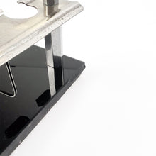 画像をギャラリービューアに読み込む, 1950年代の黒ガラスと金属の筆記具セット
