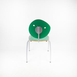 Agatha Ruiz de la Prada가 Amat-3을 위해 디자인한 Cara 아동용 의자