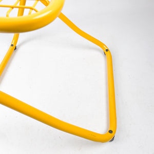 1970년대 페데리코 기너가 만든 085 체어. 노란색.