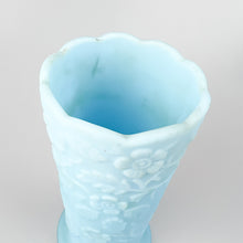 Cargar imagen en el visor de la galería, Jarrón Fenton de cristal opalino azul turquesa, 1990&#39;s
