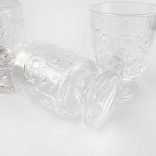Charger l&#39;image dans la galerie, Suite de 3 verres en cristal, années 1970
