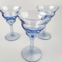 Cargar imagen en el visor de la galería, Tres copas de cristal azul, 1980&#39;s
