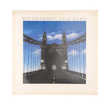 Laden Sie das Bild in den Galerie-Viewer, LP. Tyla Gang. Moonproof
