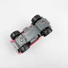 Cargar imagen en el visor de la galería, Hot Wheels, Mercedes-Benz Unimog 1300 2018 Mattel Malasia
