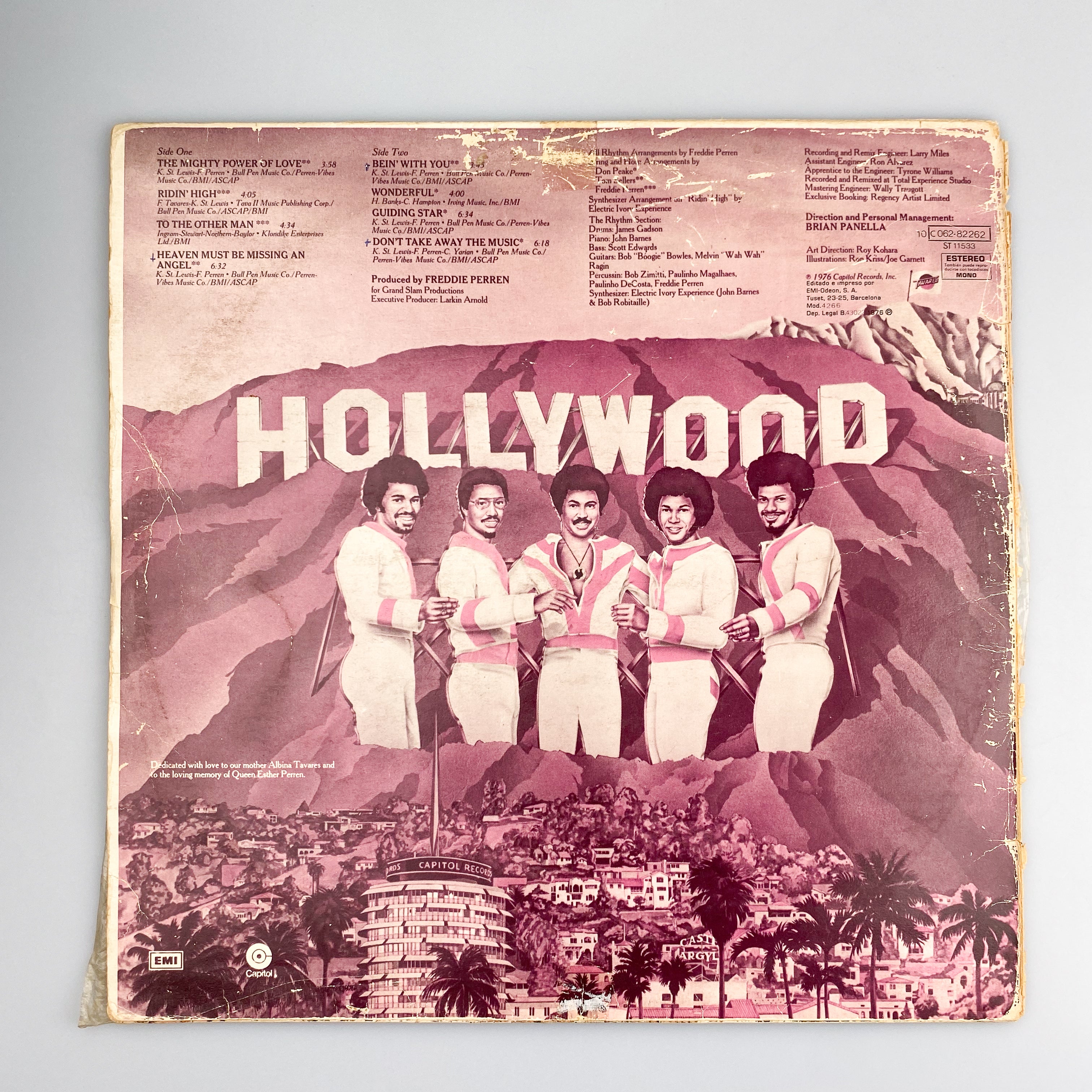 LP. Tavares. Sky-High! – falsotecho