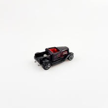 Laden Sie das Bild in den Galerie-Viewer, Hot Wheels Hooligan 2000 China
