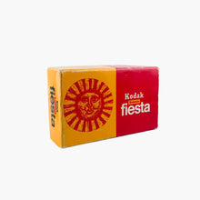 이미지를 갤러리 뷰어에 로드 , Cámara Kodak Fiesta en caja, 1960's
