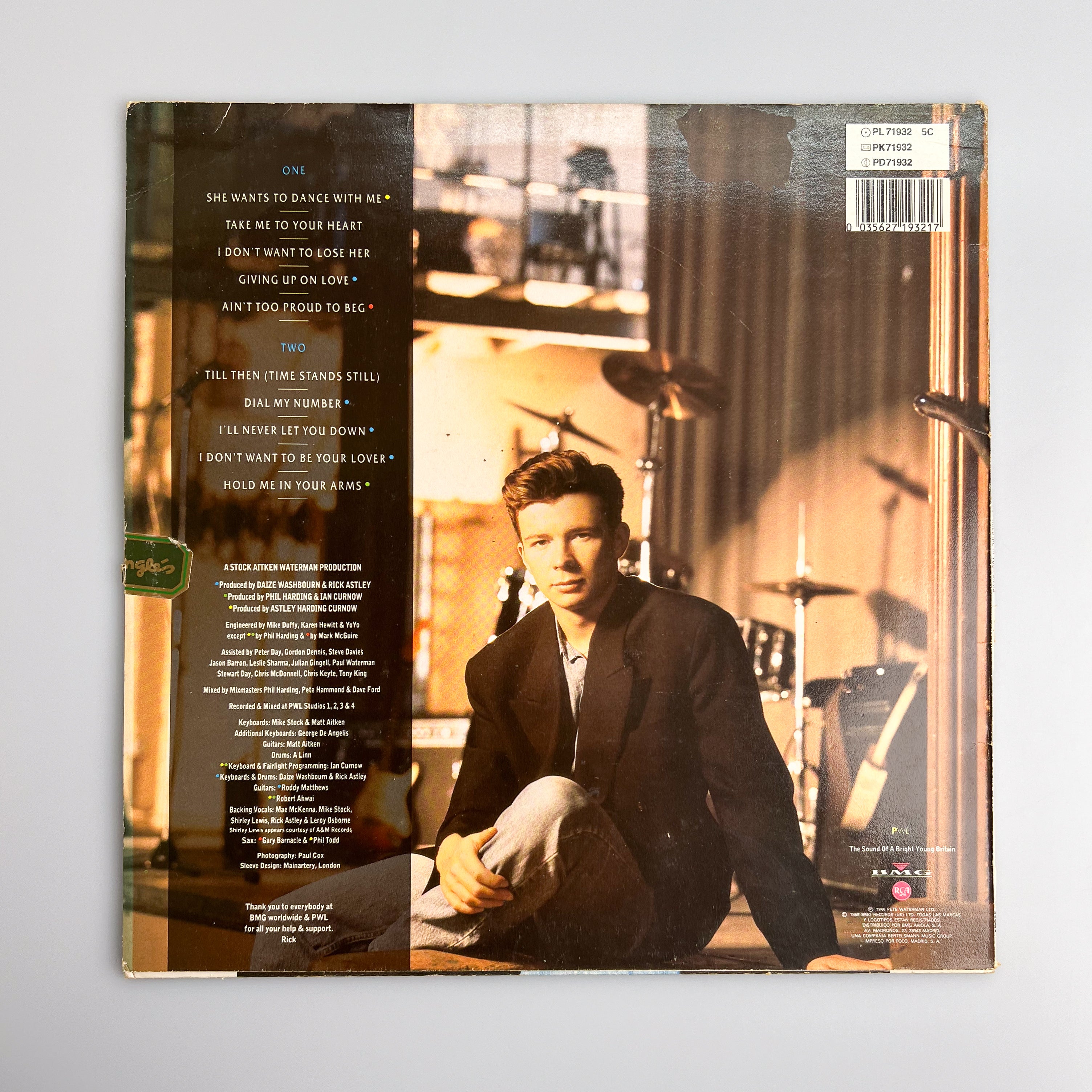 英LP Rick Astley Hold Me In Your Arms BMGCAT793LPX BMG, PWL Records /00260 LP. Rick Astley. Hold Me In Your Arms – falsotecho