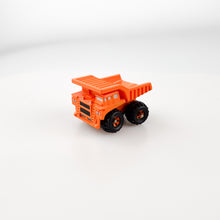 画像をギャラリービューアに読み込む, Micro Machines Giant Dump Truck Orange
