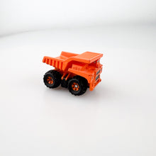 画像をギャラリービューアに読み込む, Micro Machines Giant Dump Truck Orange
