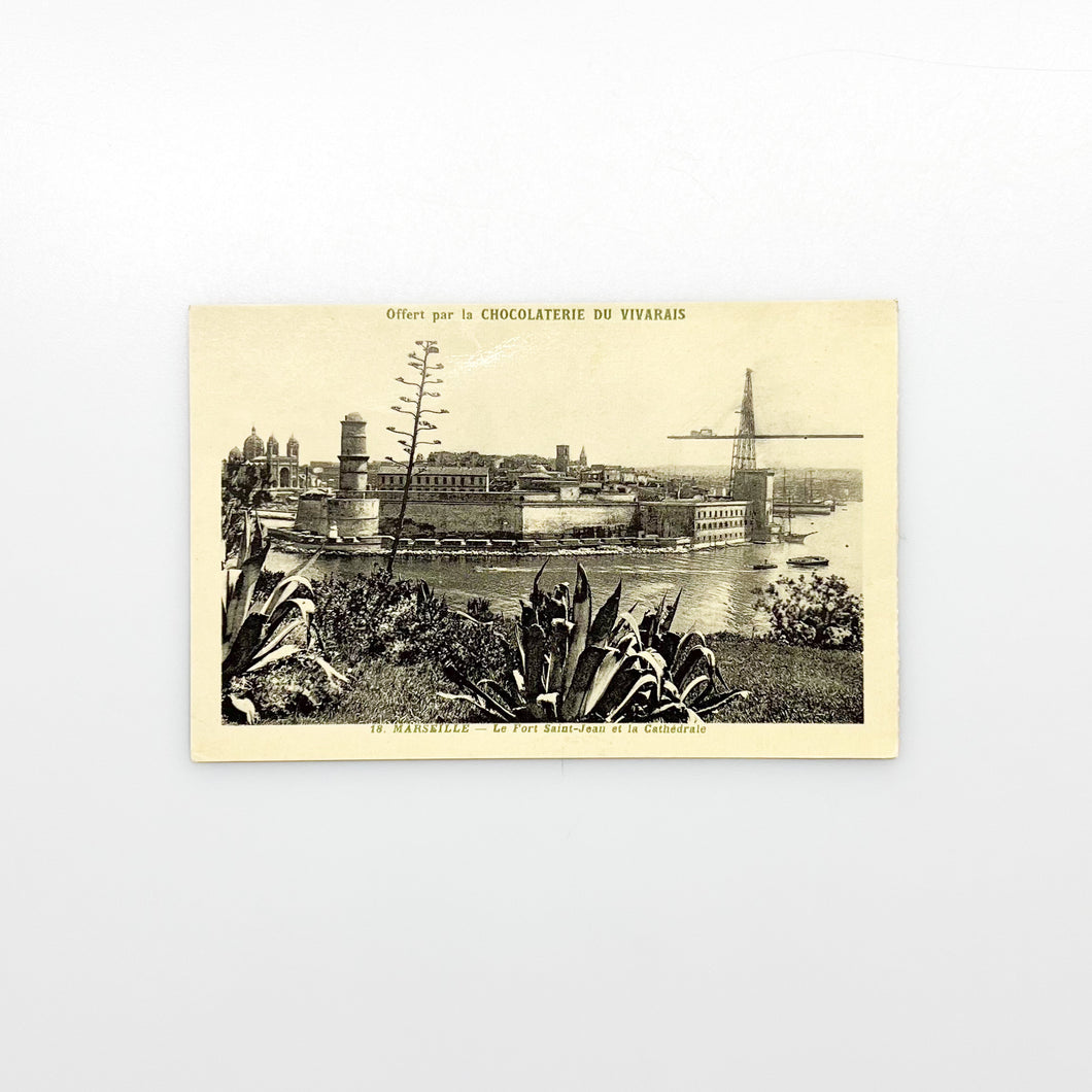 Postal Offert par la Chocolaterie du Vivarais. 18. Marseille - Le Fort Saint-Jean et la Cathédrale