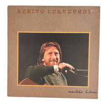 Cargar imagen en el visor de la galería, LP. Benito Lertxundi. Mauleko Bidean
