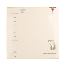 Cargar imagen en el visor de la galería, LP. The Charlatans. Between 10th And 11th

