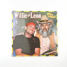 Laden Sie das Bild in den Galerie-Viewer, 2xLP, Gat. Willie and Leon. One For The Road
