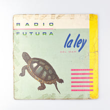 Cargar imagen en el visor de la galería, LP. Radio Futura. La Ley Del Desierto / La Ley Del Mar
