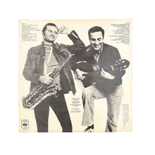 Laden Sie das Bild in den Galerie-Viewer, LP. Stan Getz Featuring Joao Gilberto. Lo Mejor De Dos Mundos
