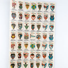 Cargar imagen en el visor de la galería, 79 Escudos de Chicle Bazoka Cromo Calcomanía

