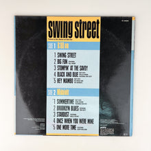 Cargar imagen en el visor de la galería, LP. Barry Manilow. Swing Street
