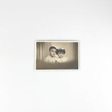 画像をギャラリービューアに読み込む, Fotografía 2 Niños Bernardino González, Ferrol.
