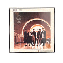 Laden Sie das Bild in den Galerie-Viewer, LP. Atlantic Starr. We're Movin' Up
