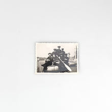 画像をギャラリービューアに読み込む, Fotografía Marineros en la Fragata Magallanes, 1958
