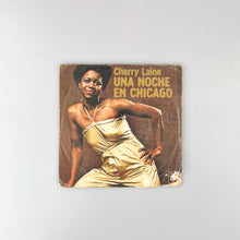 Charger l'image dans la galerie, SINGLE. Cherry Laine. Una Noche En Chicago
