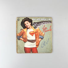 Charger l'image dans la galerie, SINGLE. Luisa Fernandez. We All Love You Superman
