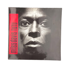 Laden Sie das Bild in den Galerie-Viewer, LP. Miles Davis. Tutu
