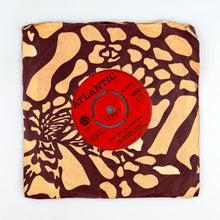 Cargar imagen en el visor de la galería, SINGLE. The Raspberry Pirates. Looky, Looky, My Cookie's Gone

