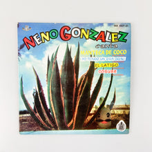 Laden Sie das Bild in den Galerie-Viewer, EP. Neno Gonzalez Y Su Orquesta Charanga, Neno Gonzalez Canta Manteca De Coco. (VG+/VG+)
