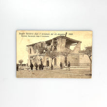 Load image into Gallery viewer, Postal Reggio Calabria dopo il terremoto del 28 dicembre 1908 Stazione Succursale dopo il terremoto 645
