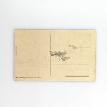 Load image into Gallery viewer, Reggio Calabria dopo il terremoto del 28 dicembre 1908 Treno ferroviario asportato del maremoto sulla spiaggia - Giunchi 649
