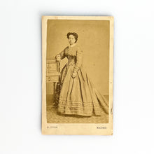 이미지를 갤러리 뷰어에 로드 , Fotografía Señora, E. Juliá, Madrid
