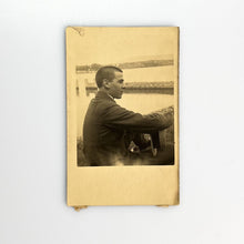 Cargar imagen en el visor de la galería, Fotografía Chico en Dique, Post Card
