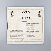 Load image into Gallery viewer, EP. Lola y Pilar. Un beso pequeñísimo +3
