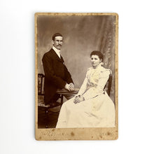 Cargar imagen en el visor de la galería, Fotografía de Pareja, Norman, Derby
