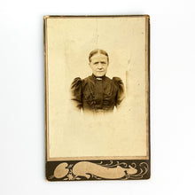 Cargar imagen en el visor de la galería, Fotografía Señora mayor
