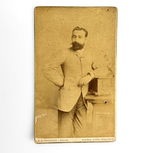 Laden Sie das Bild in den Galerie-Viewer, Fotografía Hombre, C.D. Fredricks y Davies
