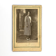 Load image into Gallery viewer, Fotografía de Señora, Ferrol
