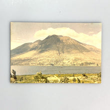 이미지를 갤러리 뷰어에 로드 , Otavalo, Ecuador. La Laguna de San Pablo y el Hermoso Monte Imbabura
