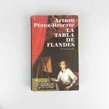 Laden Sie das Bild in den Galerie-Viewer, La tabla de Flandes, Arturo Pérez-Reverte
