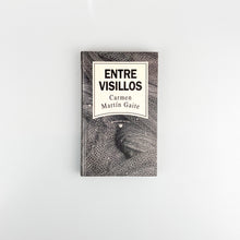 Laden Sie das Bild in den Galerie-Viewer, Entre Visillos, Carmen Martín aite
