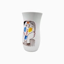 Laden Sie das Bild in den Galerie-Viewer, Jarrón de porcelana Tognana dibujo de Picasso, 1980's
