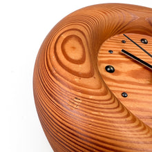 Cargar imagen en el visor de la galería, Reloj de pared de madera, 1980's
