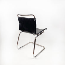 이미지를 갤러리 뷰어에 로드 , 가죽과 강철 캔틸레버 의자, 1970년대
