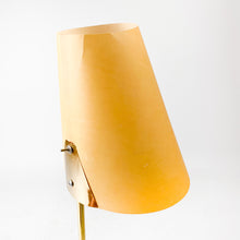 Load image into Gallery viewer, Lector S table lamp designed by Lluís Porqueras for Marset in 1990.
