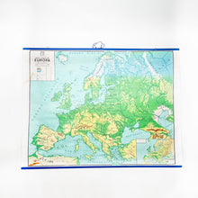 Load image into Gallery viewer, Mapa Físico y Político de Europa Dalmau Carles Pla, 1977.
